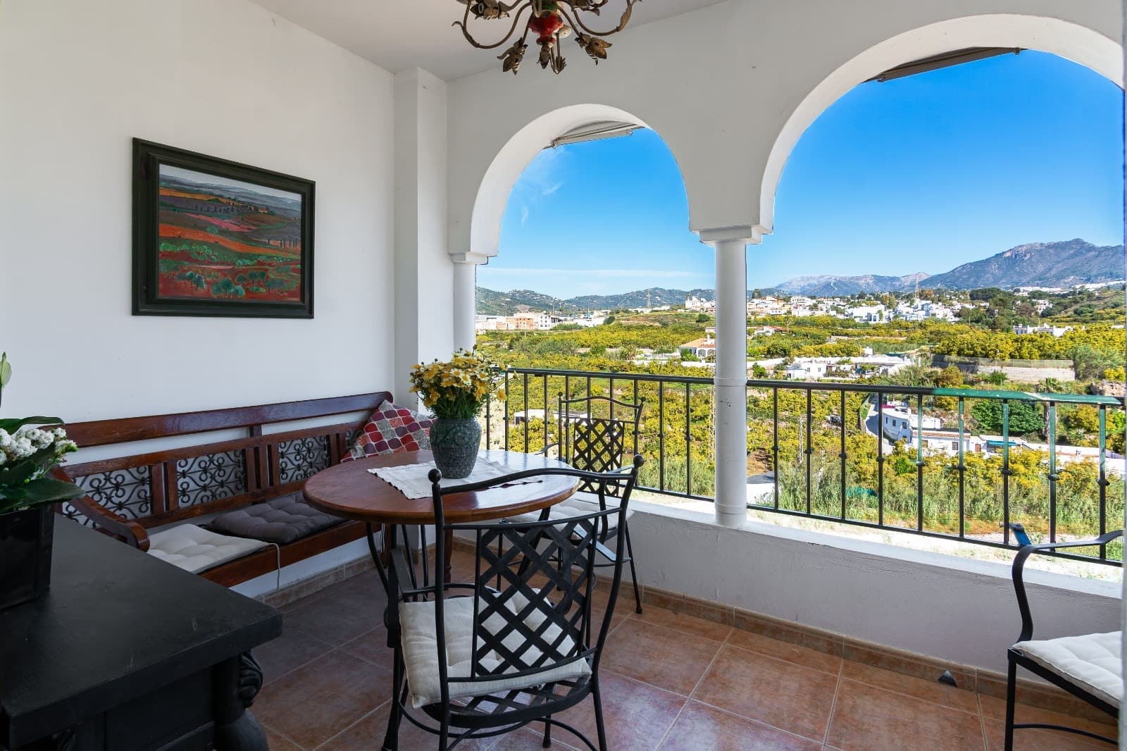 Newly renovated well-planned apartment with roof terrace and close to everything in Nerja.The apartment has three bedrooms, one bathroom, one toilet, located in a very quiet area with no through traffic. The apartment is located on the second floor with a nice view of the mountains and from the roof terrace, you have a spectacular view.A spacious hallway welcomes us to this really nice apartment. Then we come directly into a large living room with an open plan between the living room and the brand new, spacious kitchen with modern kitchen equipment. A French balcony in the kitchen provides a pleasant light and from the living room you have access to a covered terrace with a nice view, a wonderful place to spend the warm summer evenings.Then we have two spacious bedrooms with double wardrobes and a third spacious bedroom, which is currently used as a study. Adjacent to the study is a separate "laundry room" with a new washing machine and sink. Outside the three bedrooms there is a brand new fully equipped bathroom with shower and underfloor heating, as well as a guest toilet.The roof terrace is a full 26 sqm and is located right above the apartment, electricity and cold and hot water are brought to the roof terrace.This is an owner-occupied apartment with a low monthly fee, which covers stair cleaning twice a week. The house is prepared to install an elevator, nice Spanish neighbors in the same stairwell with 12 apartments.From the apartment you only have a few minutes walk to the bus station, Mercadona, restaurants and cafes. To the Balcon de Europa and the nearest beach, it takes less than 15 minutes to walk.This apartment must be experienced on site, welcome to book a visit.