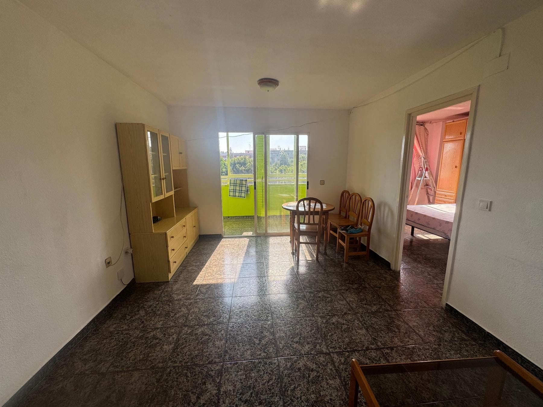 Your new home by the sea is waiting for you. €119.990This bright third-floor apartment, facing southeast, is ideal for those seeking sunshine, comfort, and quality of life. Located just 300 meters from Acequión Beach and 500 meters from Los Náufragos Beach, both awarded the Blue Flag, youll enjoy the Mediterranean every day in a calm and relaxed environment.Surrounded by everything you need restaurants, supermarkets, pharmacies, bars, shops, shopping centers and with excellent access to Alicante Airport (only 40 minutes away). Main features of the apartment Surface approx. 83 m² 3 spacious bedrooms 2 full bathroom Independent kitchen with gallery and laundry area Glazed terrace of 8 m² Southeast orientation (very sunny) Ready to move in Property tax (IBI) €214/yearLiving in Torrevieja means enjoying more than 300 sunny days per year, a cosmopolitan and relaxed atmosphere, and endless options for leisure and nature. Just minutes away, youll find the stunning Natural Park of the Lagoons of La Mata and Torrevieja, the promenade, marinas, and unique corners where the sky meets the sea.Here, youre not just buying a home Youre investing in your well-being and a life by the Mediterranean. Come and discover it. Your future in Torrevieja starts here.