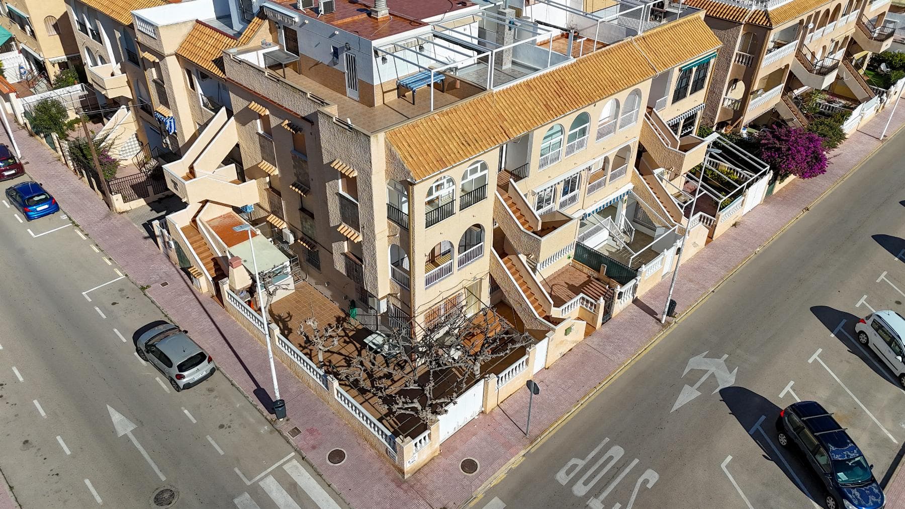 Discover this cozy Bungalow in good condition, located in one of the most sought-after areas of La Mata, Torrevieja, ideal both for year-round living and for enjoying holidays by the Mediterranean. With 75 m² of living space, the property offers a comfortable and functional layout, perfect for families or for those seeking space and comfort close to the sea.The apartment features 3 bedrooms, 1 bathroom, a separate kitchen, and is sold fully furnished and with appliances, ready to move into. One of its main highlights is the 116 m² private garden with an outdoor kitchen, an ideal space to relax outdoors, enjoy the climate, or share special moments.Main features75 m² built area3 bedrooms 1 bathroom kitchen116 m² private gardenOptional garageOnly 50 m from the seaOutdoor kitchen in the gardenPrice €259.990Optional garage for €22,000, an added value in this coastal area. In addition, it is surrounded by bars, restaurants, pharmacies, supermarkets and shopping centres, ensuring everyday convenience. The beach is only 50 metres away and AlicanteElche Airport is located approximately 40 km away, making connections easy.Property Tax (IBI Housing) 150.48 €Property Tax (IBI Garage) 22.29 €Community Fees (Housing) 272.52 € per yearCommunity Fees (Garage) 100 € per yearContact us today and schedule your visit. This opportunity in La Mata is waiting for you.