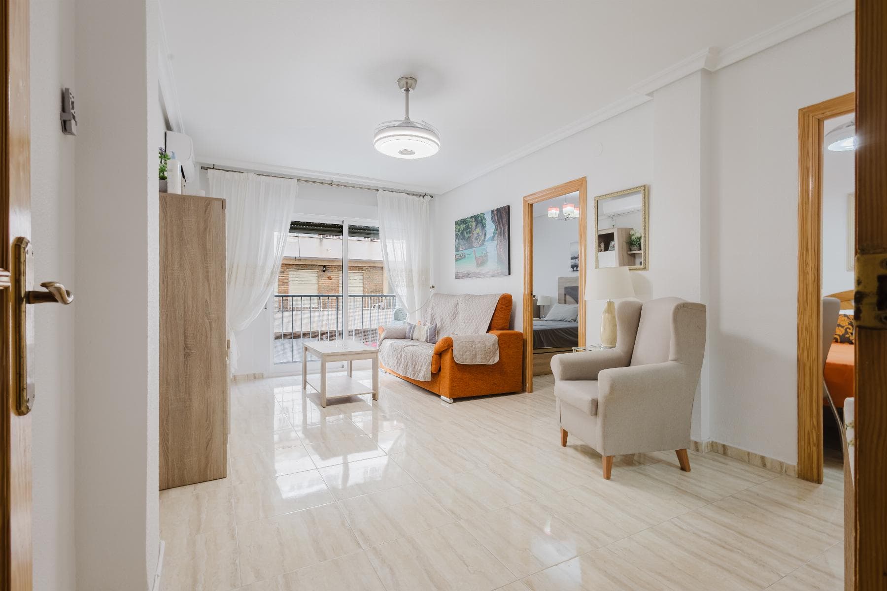 Living by the sea is a lifestyle choice, and this apartment on the in Torrevieja offers exactly that natural light, comfort, and a prime location. An ideal property as a permanent residence, holiday home, or a solid investment on the Costa Blanca.The property offers 70 m² of built area, is in good condition, and was built in 1982. Thanks to its south-facing orientation, the apartment enjoys excellent natural light throughout the day, creating a warm and welcoming atmosphere. The sea views add significant value and enhance both lifestyle and long-term appeal.Main property features70 m² apartment2 bedrooms1 full bathroomIndependent kitchen7 m² terraceSolariumSouth-facing orientationSea viewsSold furnished and with appliancesLocated within walking distance of supermarkets, bars, restaurants, pharmacies, and shopping centres, with all essential services nearby. The airport is approximately 45 km away, ensuring easy national and international connections.Price €159,990.IBI anual de 209 €comunidad de 79,03 € trimestralesContact us today and schedule your visit. Your seaside lifestyle starts here.