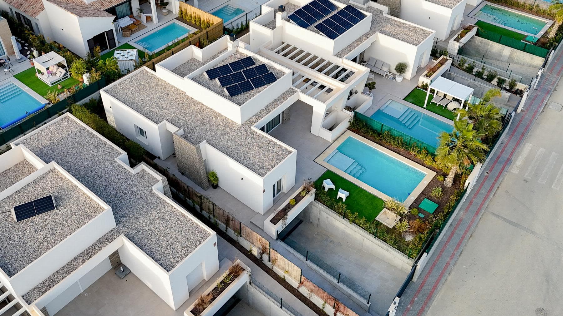 Live luxury in this villa with private pool at La Finca Golf Resort, AlgorfaDiscover this elegant modern villa located in the exclusive Mar Egeo Residential, within the prestigious La Finca Golf Resort in Algorfa, an ideal setting for those seeking tranquility, comfort, and a premium lifestyle.Thanks to its south-facing orientation, the property enjoys excellent natural light throughout the day, creating warm, spacious, and welcoming interiors. Its contemporary design offers a functional open-plan layout, perfect for family living and leisure.Property features362 m² built on a 480 m² plot4 bedrooms and 4 bathroomsModern open-plan kitchen31 m² terracePrivate pool and garageSold fully furnished and equippedLocated within La Finca Golf Resort, the property provides access to an 18-hole golf course, Club House, restaurants, a 5 hotel with spa and gym, sports facilities, green areas, and nearby services such as supermarkets, bars, and pharmacies.It is also just 52 km from Alicante-Elche Airport and close to the beaches of the Costa Blanca. Price €770,000 Request information and schedule your visit