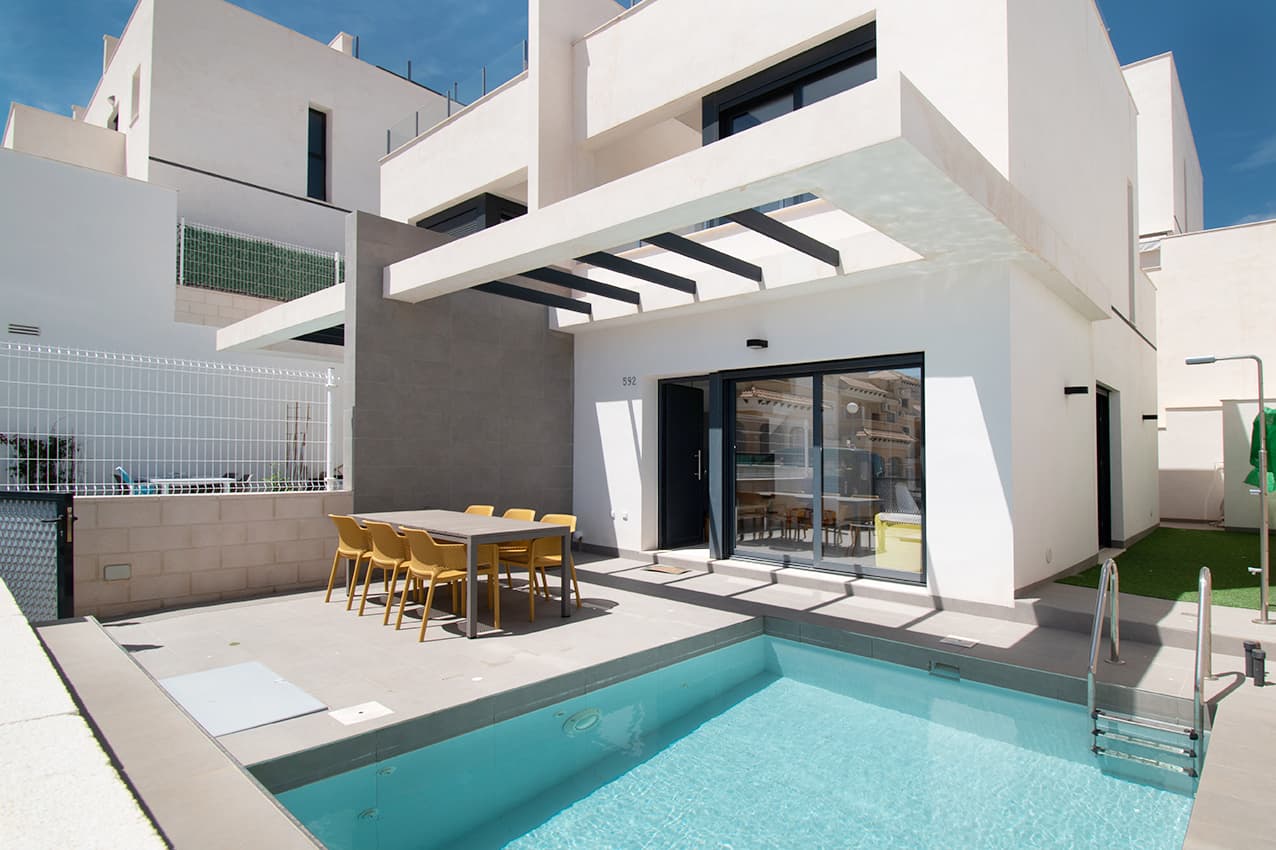 Bedrooms: 3, Bathrooms: 3, Semi Detached in Orihuela  Costa, Alicante, Spain