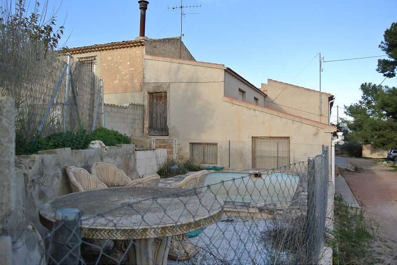 This is a large country house located approximately 2 km from the town of Monovar which offers all your day-to-day facilities. the property itself is located in a small hamlet with only a few houses. The main house is in reasonably good order throughout and is currently used by the owners as a weekend home and summer retreat. Adjoining the property is a further property which is currently used for storage, however this could be converted into a self-contained house or annex. The area is very quiet, rural and yet only a stones throw from the nearest town. There were great views over the town of Monovar and the city of Elda. There is a shared area to the front of the property which is ideal for parking. And approximately 150 m away is a plot of approximately 6000 m² which can be is bought seperately with the house for 12,000 € - ample space also to have your own garden to grow your own fruit and veg as well as have a small orchard.We are specialists in the Costa Blanca and Costa Calida specialising in the Alicante and Murcia Inland regions with a particular emphasis on Elda, Pinoso, Aspe, Elche and surrounding areas. We are an established, well known and trusted company that has built a solid reputation amongst buyers and sellers since we began trading in 2004. We offer a complete service with no hidden charges or surprises, starting with sourcing the property, right through to completion, and an unrivalled after sales service which includes property management, building services, and general help and advice to make your new house a home. With a portfolio of well over 1400 properties for sale, we are confident that we can help, so just let us know your preferred property, budget and location, and we will do the rest.