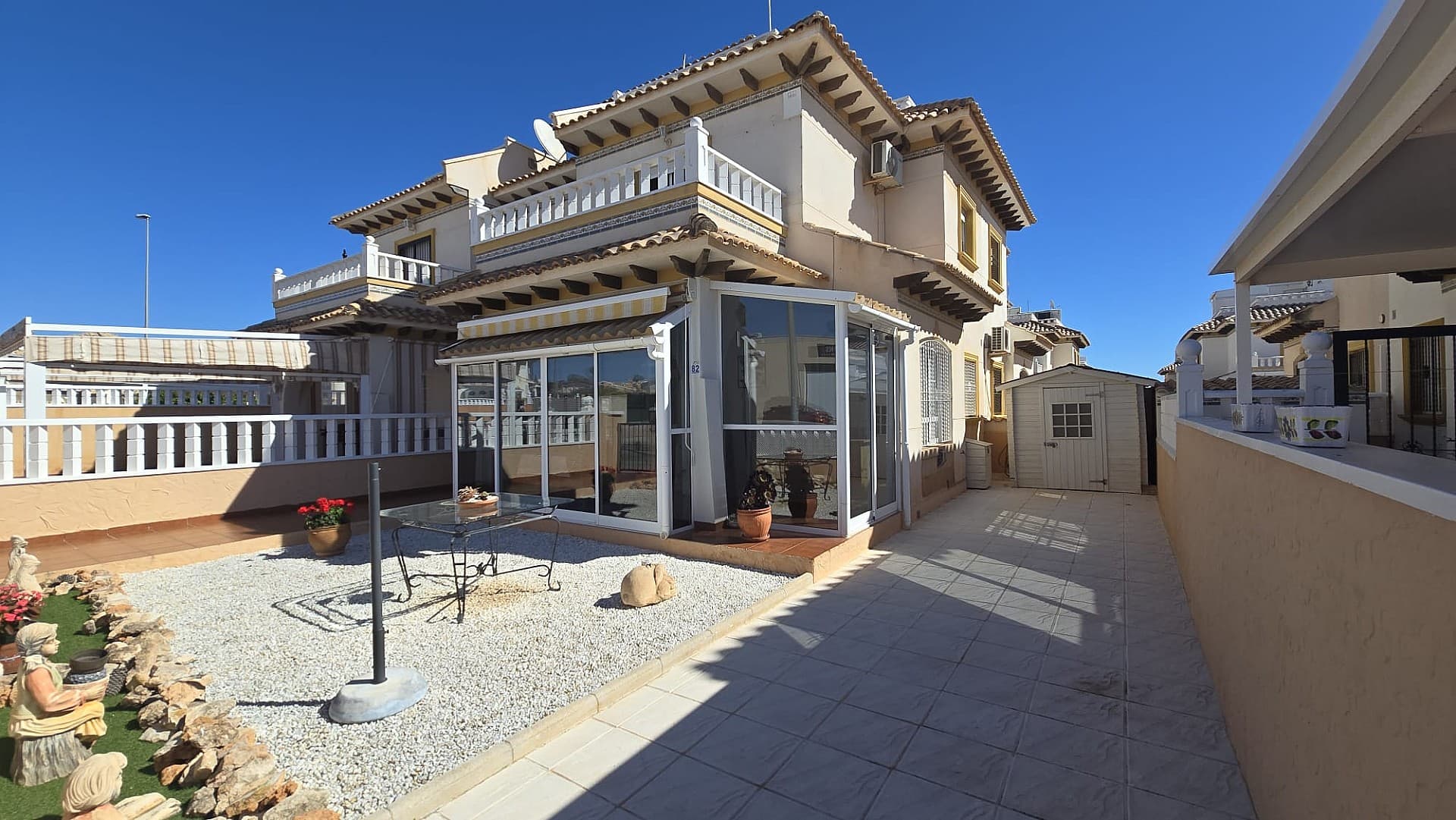 Charming Spanish home in a prime location in Orihuela Costa!. Are you looking for a charming home under the sun, close to the sea and all amenities? This beautifully located family home in the popular Orihuela Costa offers comfort, space, and plenty of outdoor living!Within a short distance, you will find stunning beaches, a lively promenade, supermarkets, restaurants, cafés, and shops.Layout & Features:Spacious, sunny south-facing front gardenLarge garden with plenty of privacy and options for outdoor dining or loungingBright conservatory, perfect as extra living space or winter sunroomCozy living room with comfortable seating areaFully equipped kitchenFirst Floor:Spacious master bedroom with plenty of natural lightSecond bedroom, ideal for guests or familyBathroom with shower, toilet, and sinkAdditional Comfort:Roof terrace with beautiful views – perfect for relaxing or sunbathingQuiet and pleasant residential areaIdeal as a permanent residence, holiday home, or investmentIn short: a move-in ready home in a fantastic location with everything you need for the ultimate Spanish lifestyle!